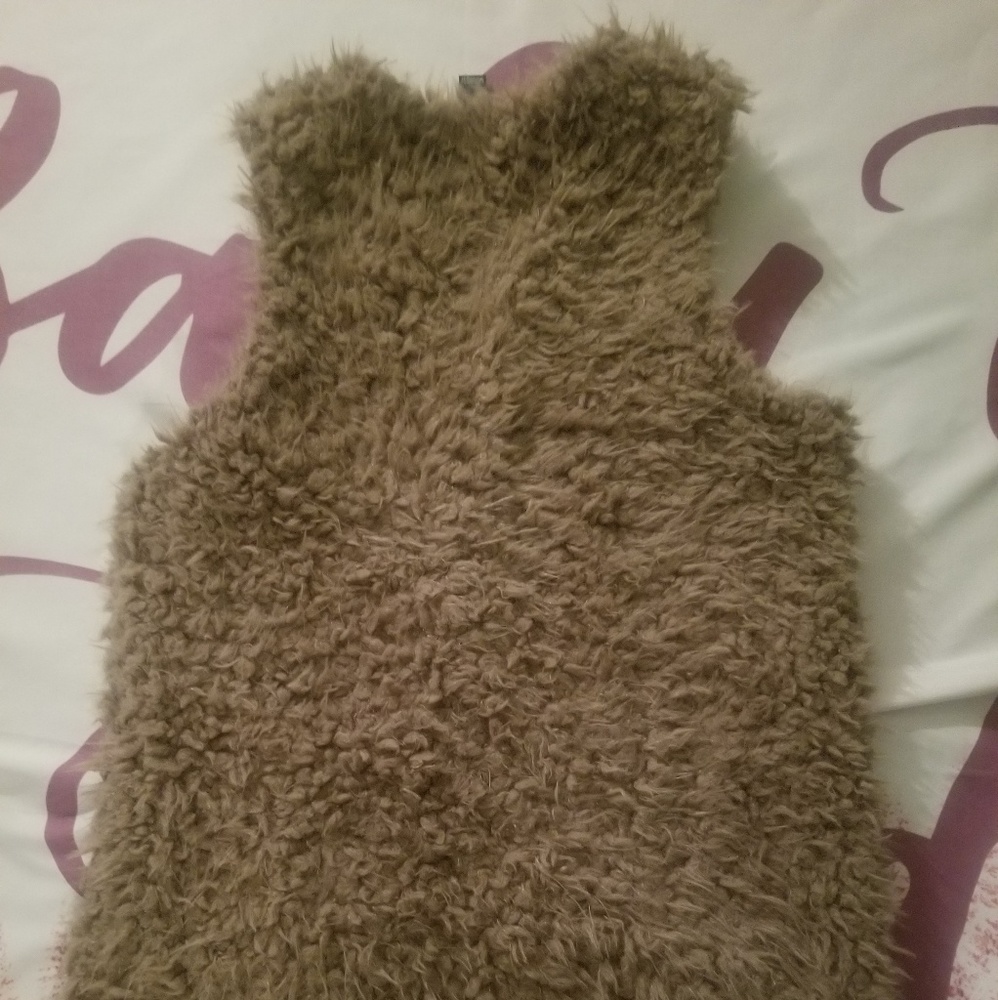 Vest - Picture 3 of 4